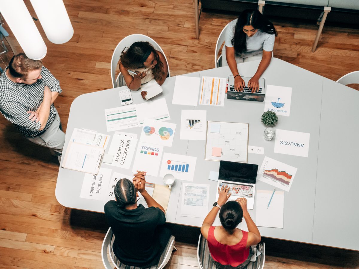 Facilitator leading a corporate AI marketing session
